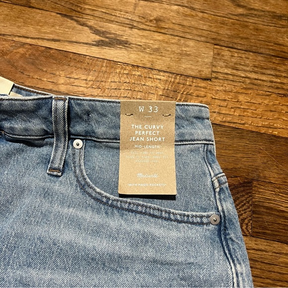 NWT Madewell The Curvy Perfect Jean Short Mid-Length Size 33 - Picture 3 of 4